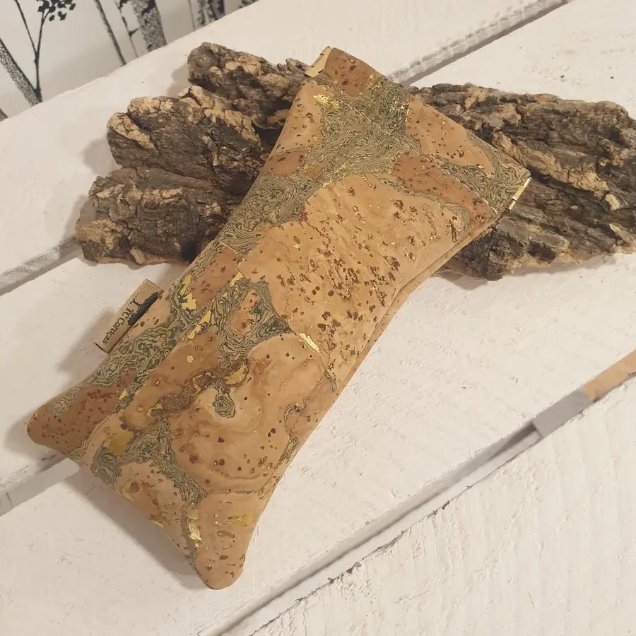 Étui à lunettes en liège naturel et doré – vue de face