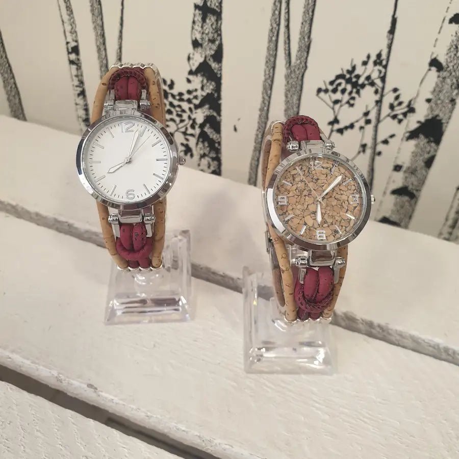 Montres en liège femme montrant les cadrans fond liège et fond blanc - creation haguenau