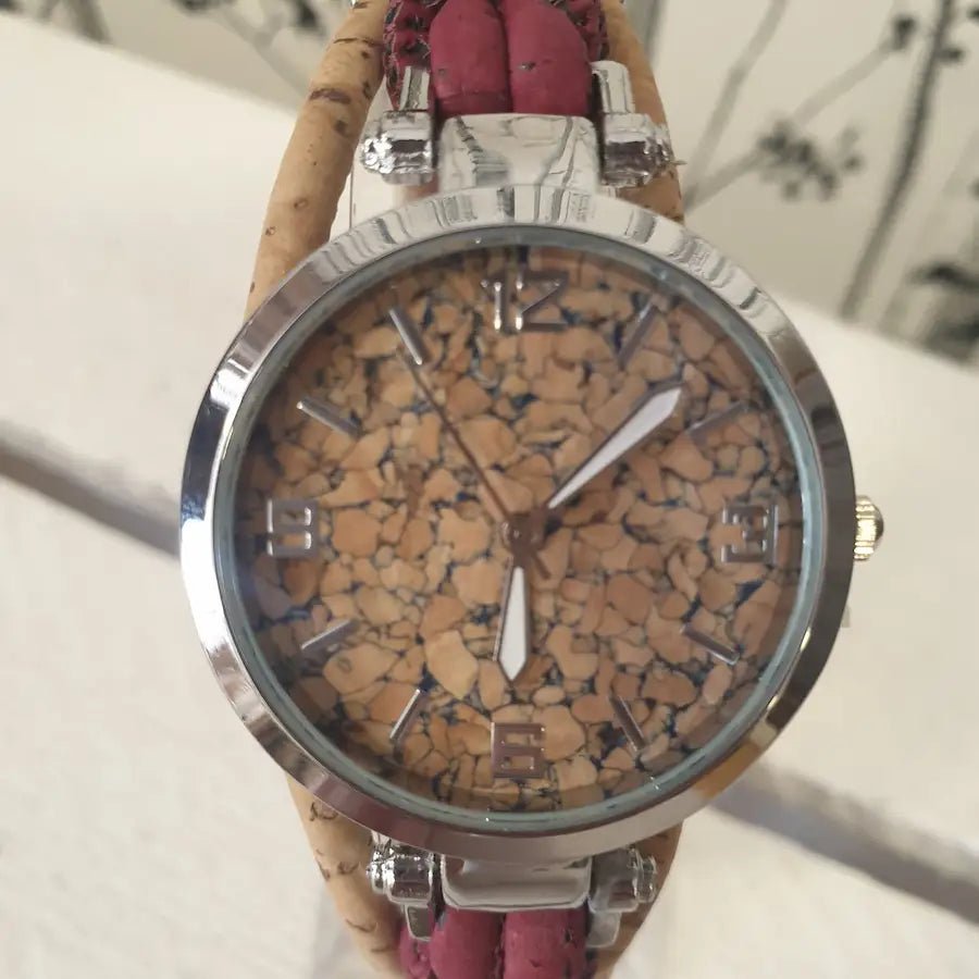 Montre en liège Ursula avec cadran fond liège - creation artisanale essenterra haguenau