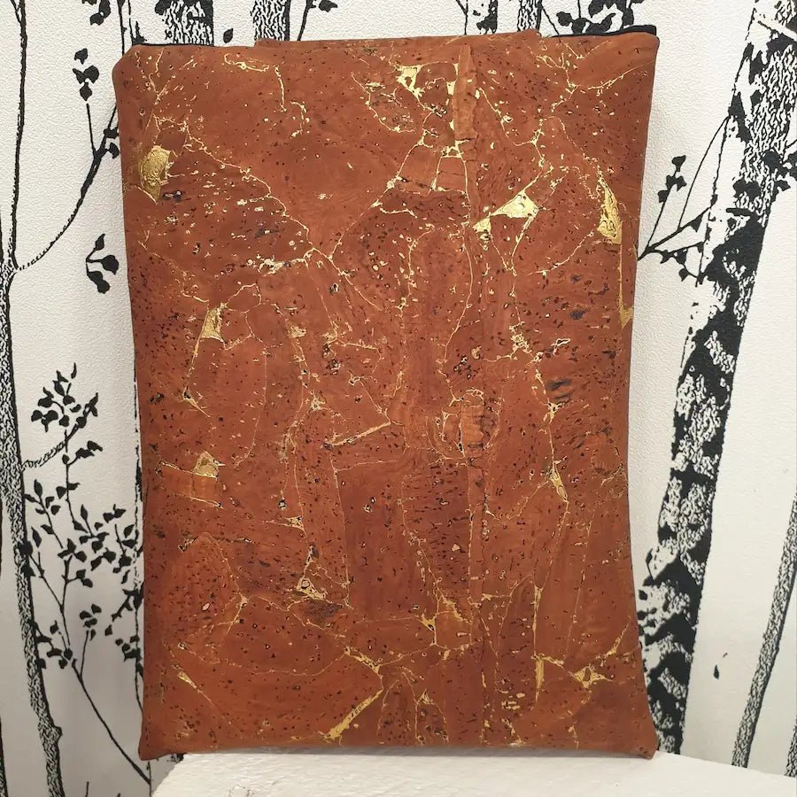 vue arrière pochette à livres en liège