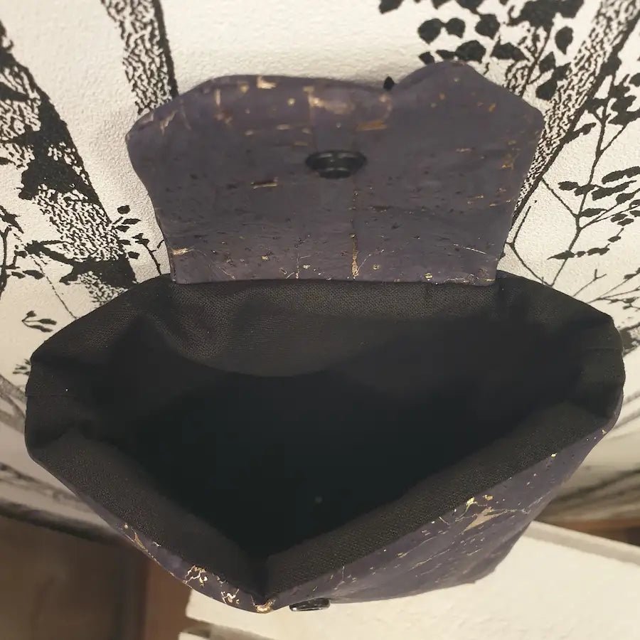 Vue intérieure de la pochette à livre en liège