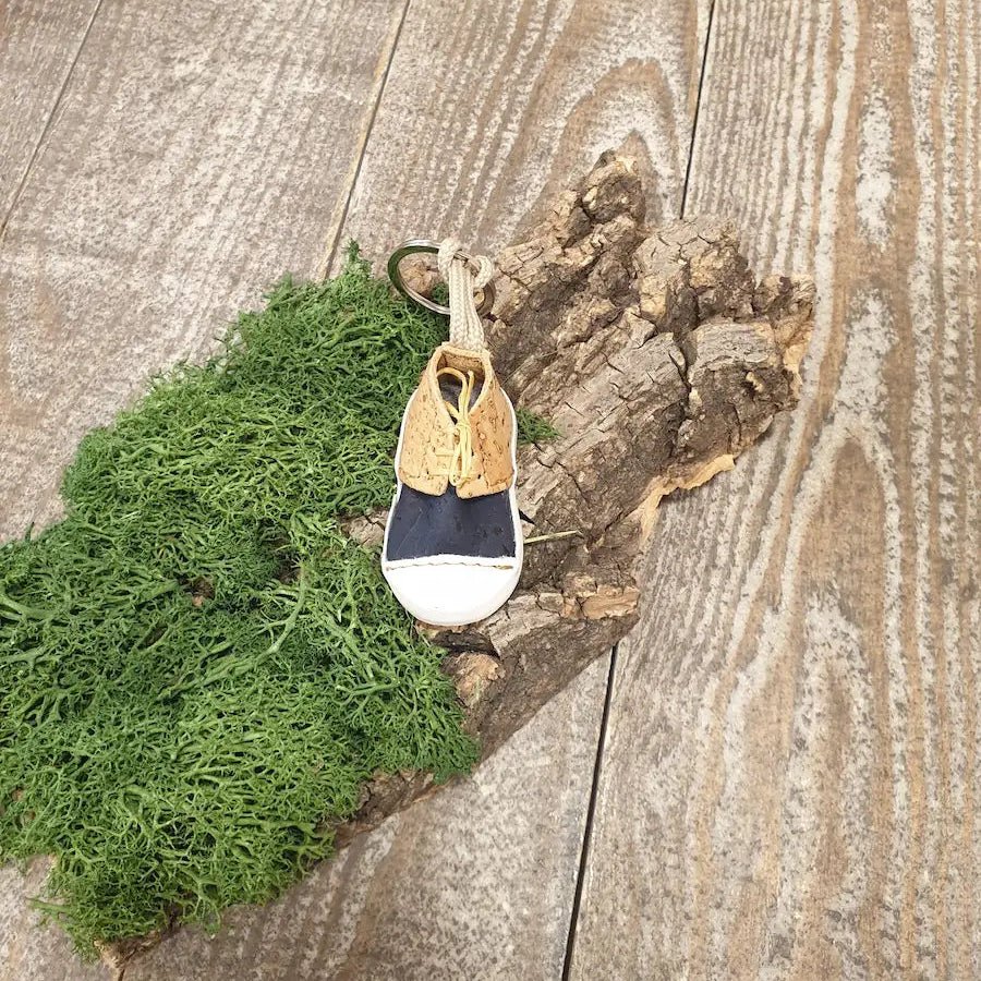 Porte-clés basket bleu vegan - vue dessus