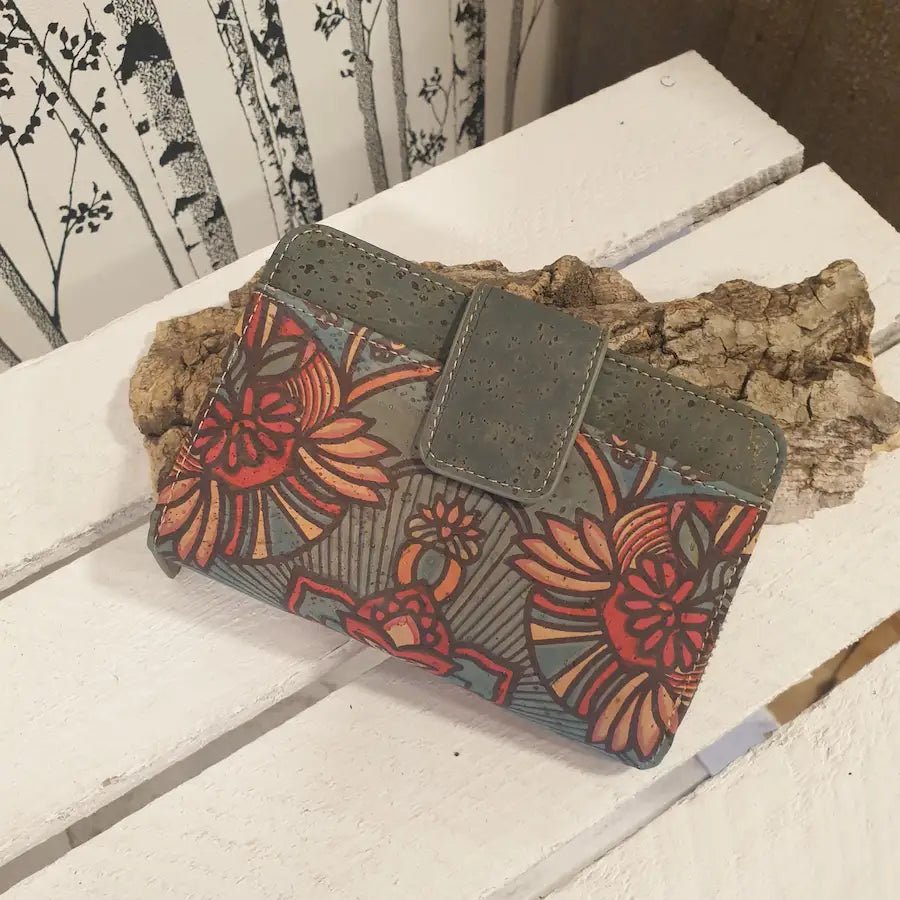 Portefeuille Azalée en liège vert à motifs floraux – vue de face