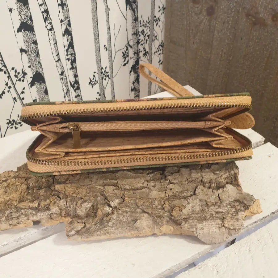 intérieur du portefeuille vegan avec emplacement cartes, billes, papiers et monnaie